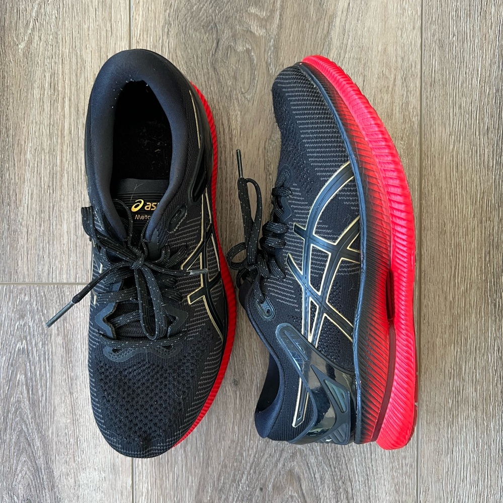 Asics Black and Red Meta Ride size 9